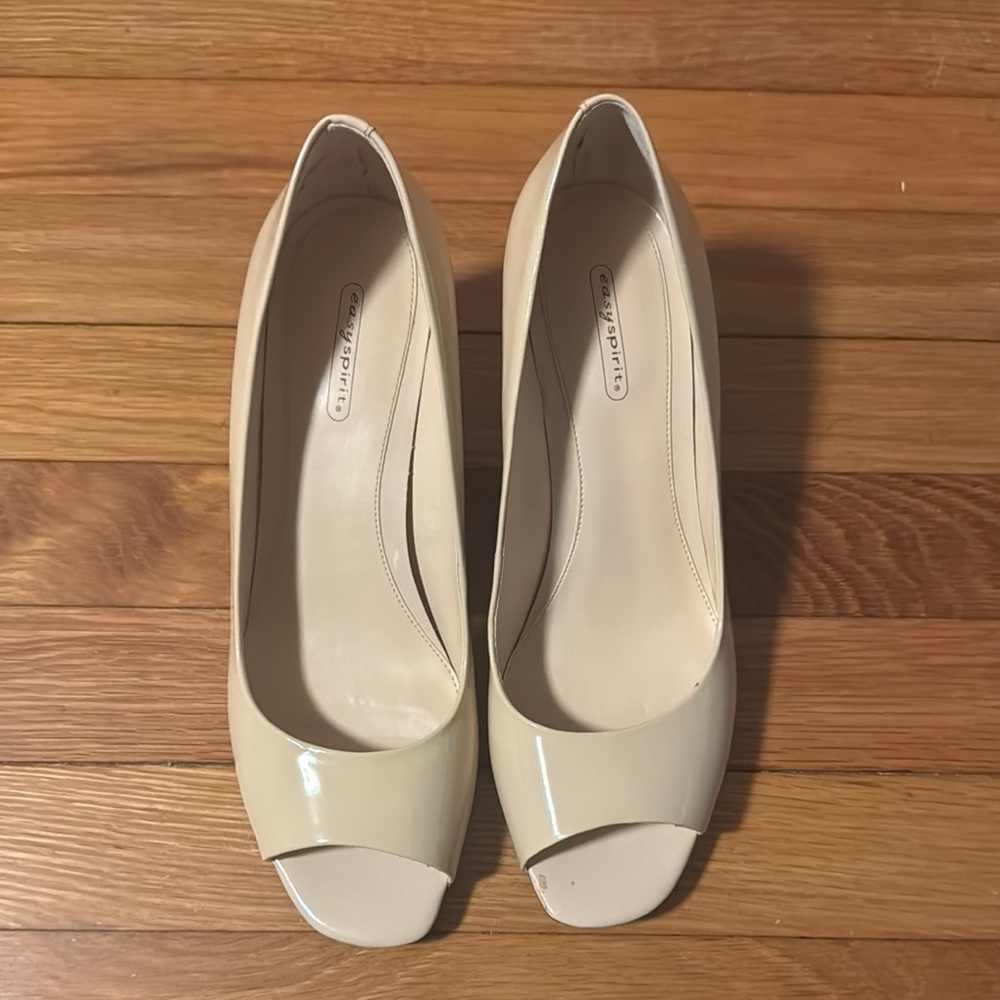 Cream Beige 8.5M Easy Spirit opened Toe Wedge Shoes great condition